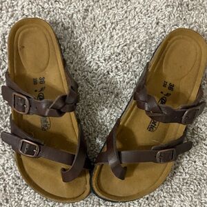 Never worn Brown Aerothotic Size 36 Sandals